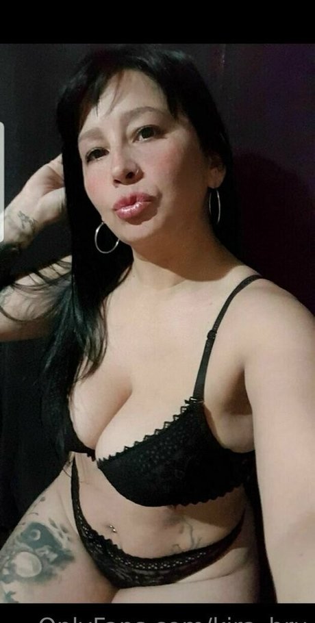 kira brunette1 beautiful star pic