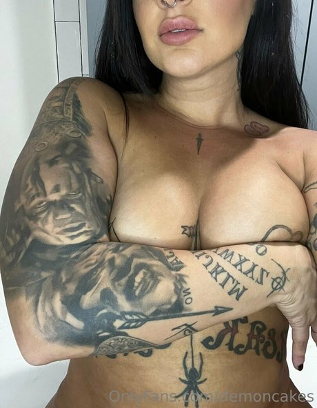 Demoncakes star picture