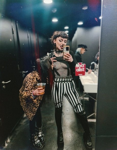 LittleDemonWitch star high quality picture