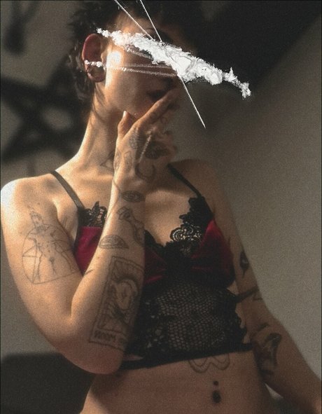 LittleDemonWitch sexy actress photos