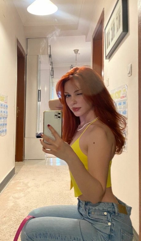 Aysennyuksel sexy pornstar pic