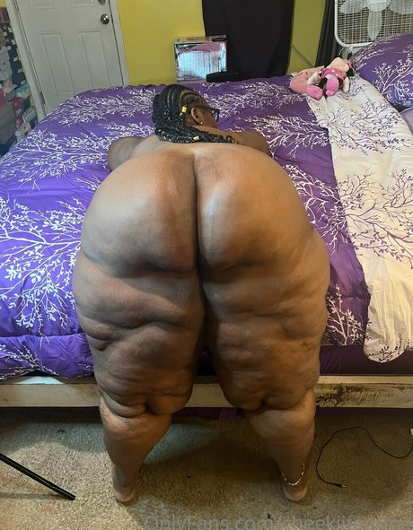 cheekiifemme model high quality picture