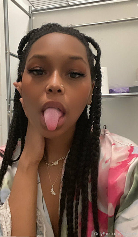 nsaneee sexy actress galleries