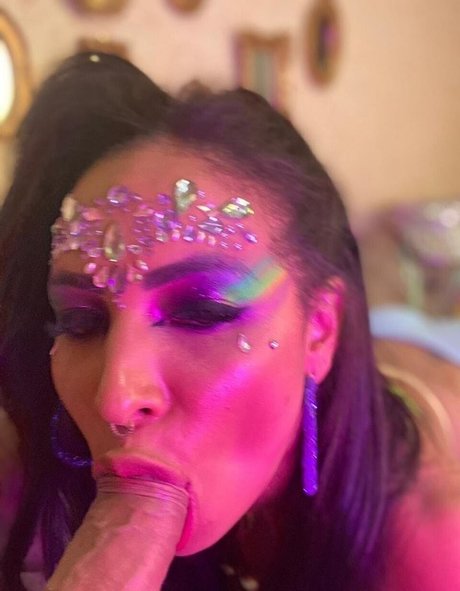 Karoline Coutinho model nice images