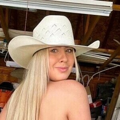 itsthespacecowgirl adult star image