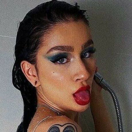 Agata Dziarma hd actress galleries