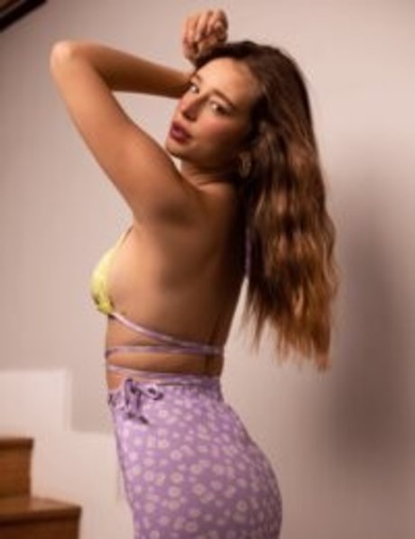 Duda Reis model picture