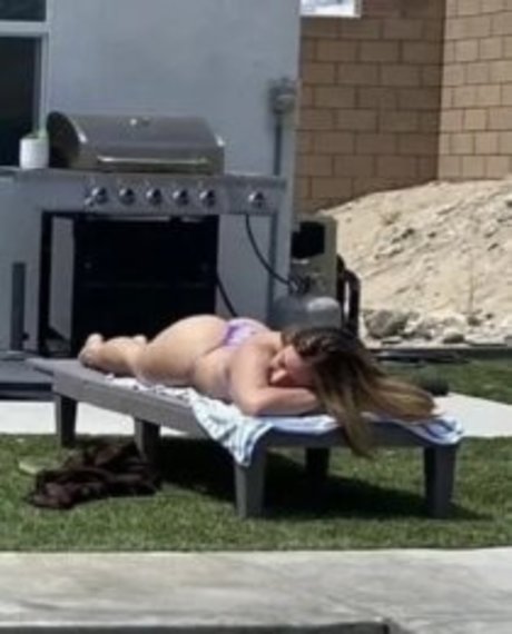 Kenzie Ziegler exclusive star picture