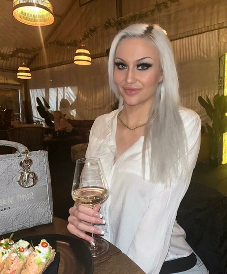 tawneycavanni xoox sex pornstar galleries