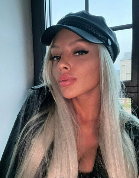 lolaellemodel beautiful pornstar picture