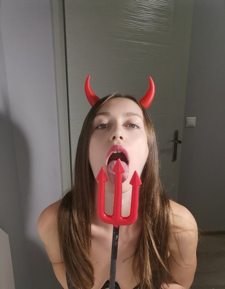 strawberrygirl18 top actress pic