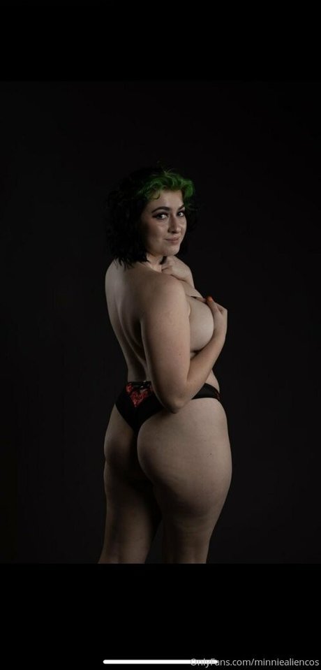 minniealiencos perfect model images