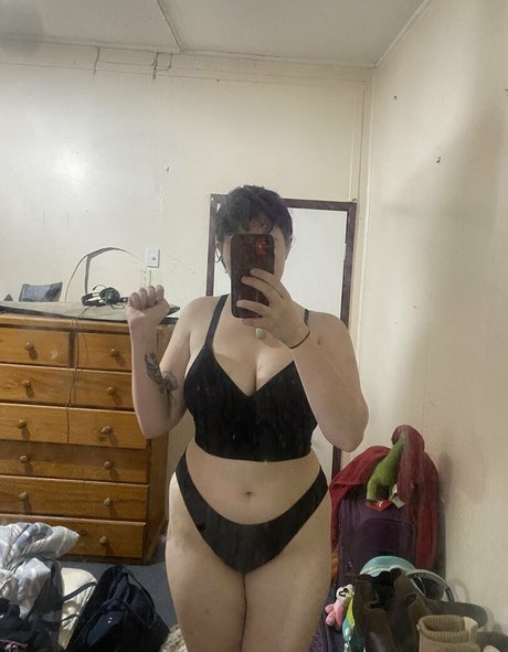 minniealiencos art actress gallery