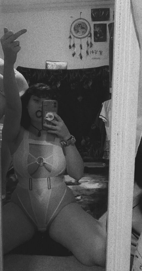 minniealiencos art model pics