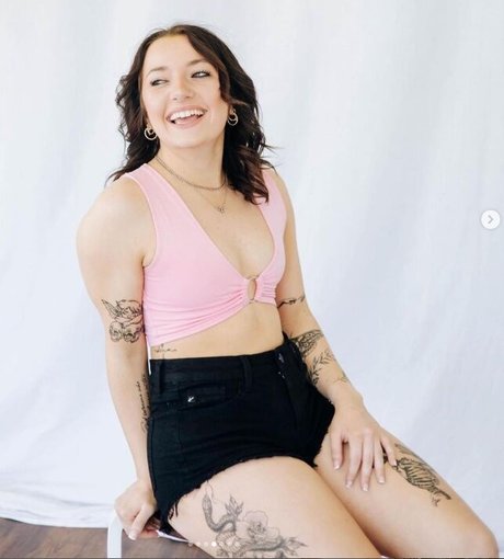 Finley Parker nude star picture