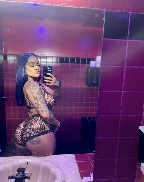 knochasse model adult pic