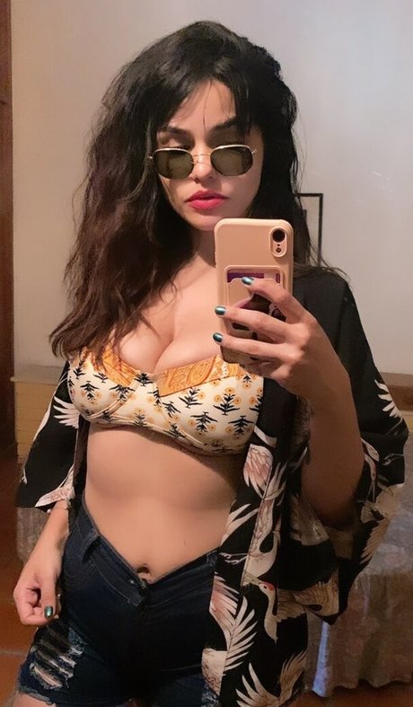 Robertadbrito model erotic picture