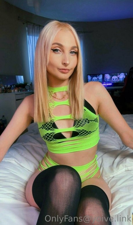 onlyyoive erotic star img