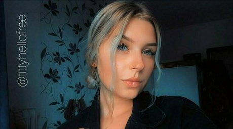 kykyfree naked actress galleries