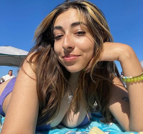 Tiana Renay star erotic archive