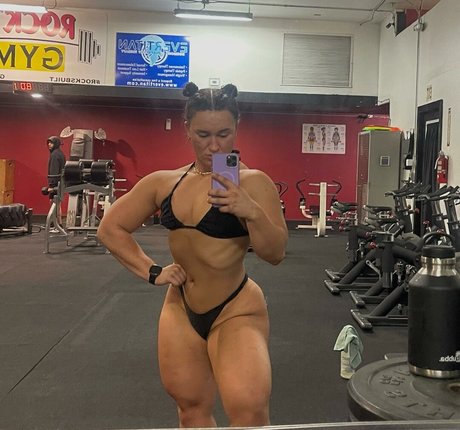 Katy Pull sexy model photo