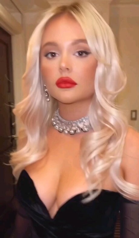 Emily Lind model adult photos