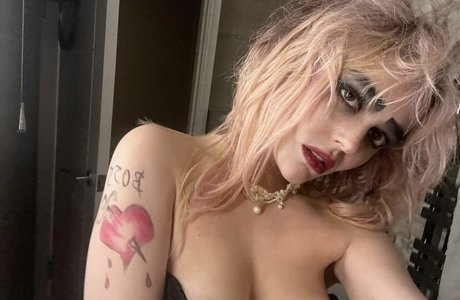 Emily Lind perfect pornstar image