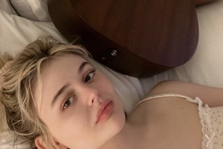 Emily Lind beautiful pornstar photo