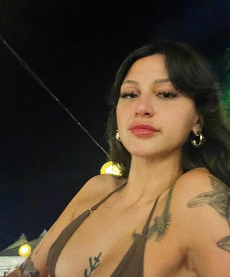 Sariana star top picture