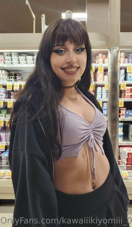 Rue Hernandez porn actress picture