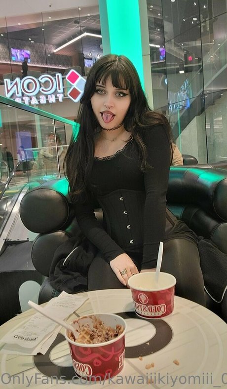 Rue Hernandez adult actress pics