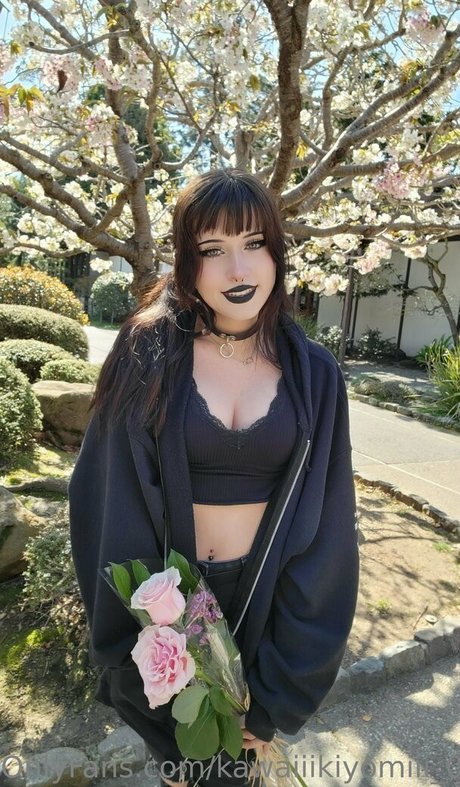 Rue Hernandez beautiful model photo