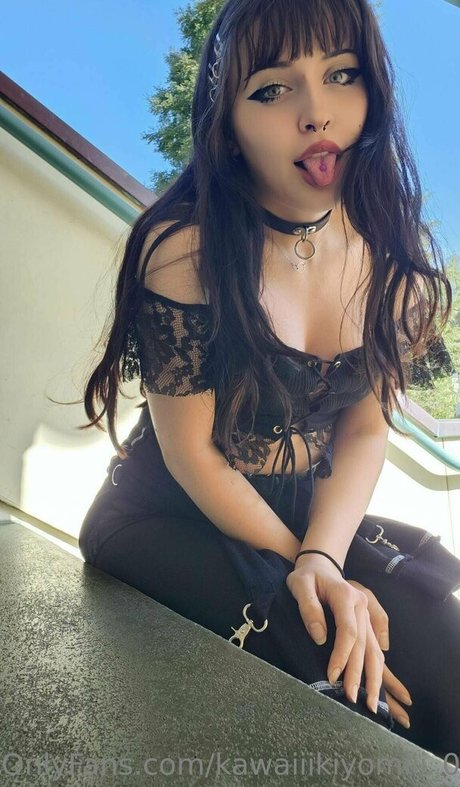 Rue Hernandez erotic actress picture