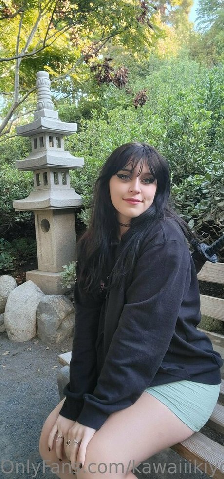 Rue Hernandez free pornstar img