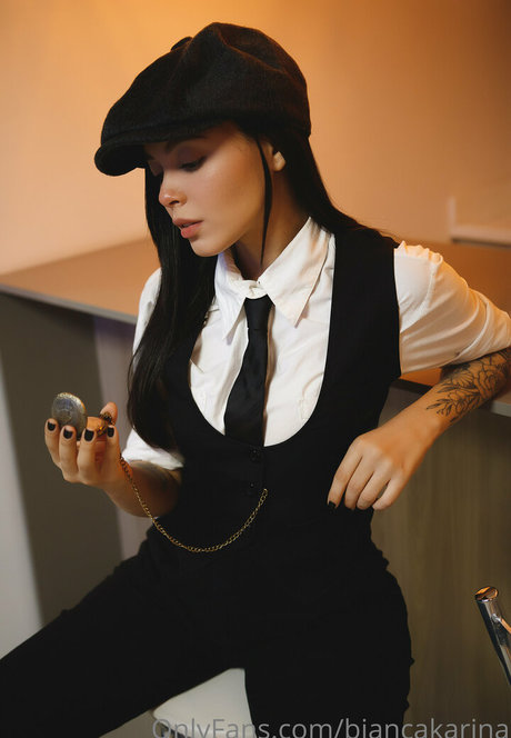 Bianca Karina erotic model image