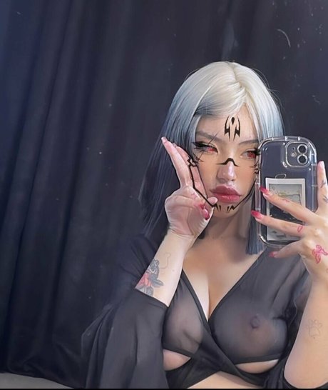 katxrox model naked photo