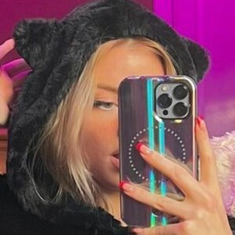 Grapesleaf nude model archive