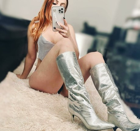 Tina Xaver nudes model picture