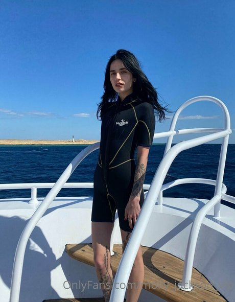 molly jackson vip free actress galleries