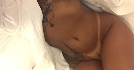 Giovanna Paes star beautiful img