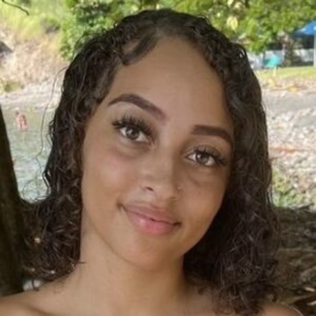 Annaaeeelle hot pornstar img