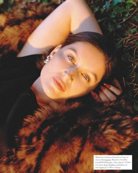 Laetitia Casta model hot image