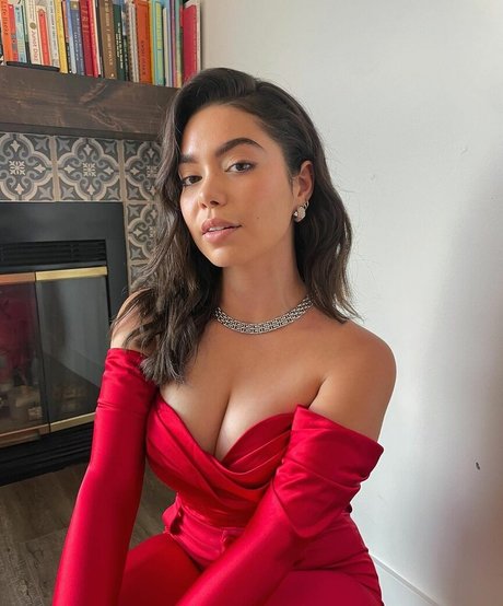 Aulii Cravalho pornstar high quality images