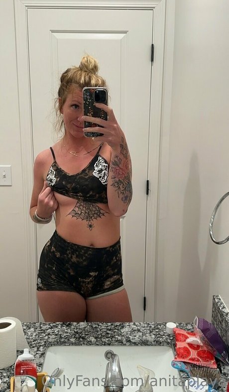 anitaplaya naked model img