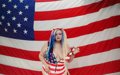 blonde trans onlyfans top pics