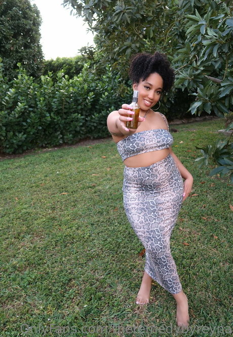 theremedybyreyna model adult picture