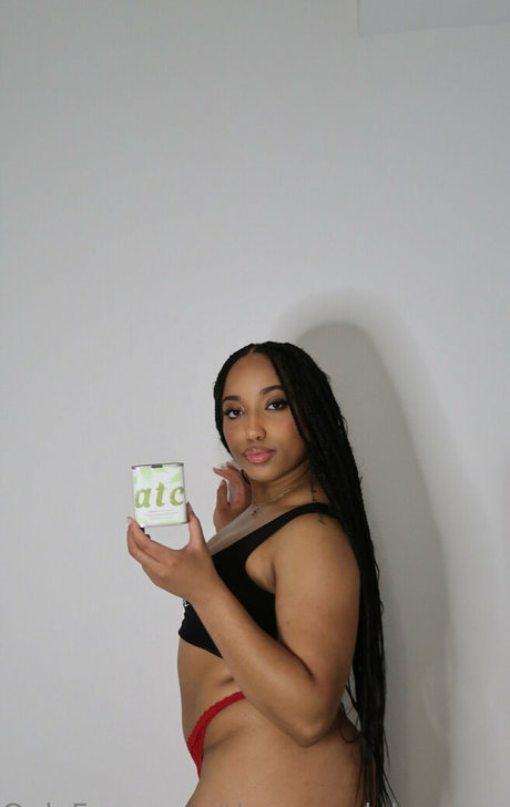 theremedybyreyna sexy model gallery