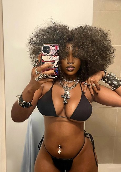 Animebaexox nude star img