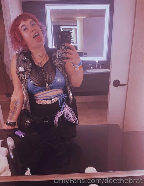 doethebrat star free photo