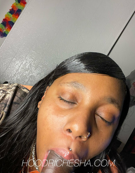 hoodrichplayhouse star sexy picture